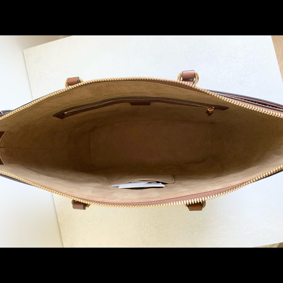 Gucci Monogram Shoulder Tote Bag - Picture 4 of 11